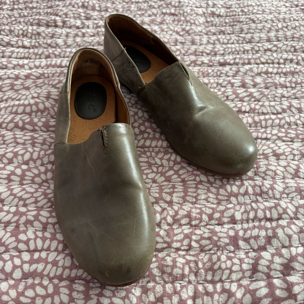 Boc Women's Olive Leather Loafers, size 8